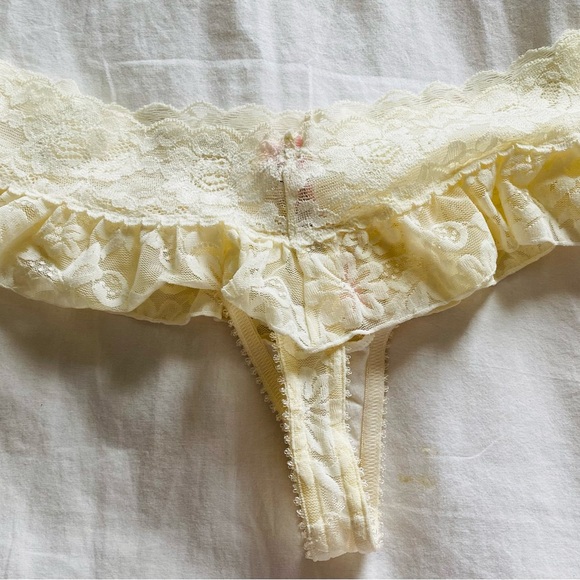 RARE Victoria’s Secret Sexy Little Things lace thong - Picture 3 of 3